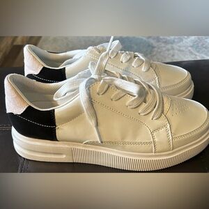 Stylish NEW White and Black Layer 8 Women's Sneakers Size 7.5